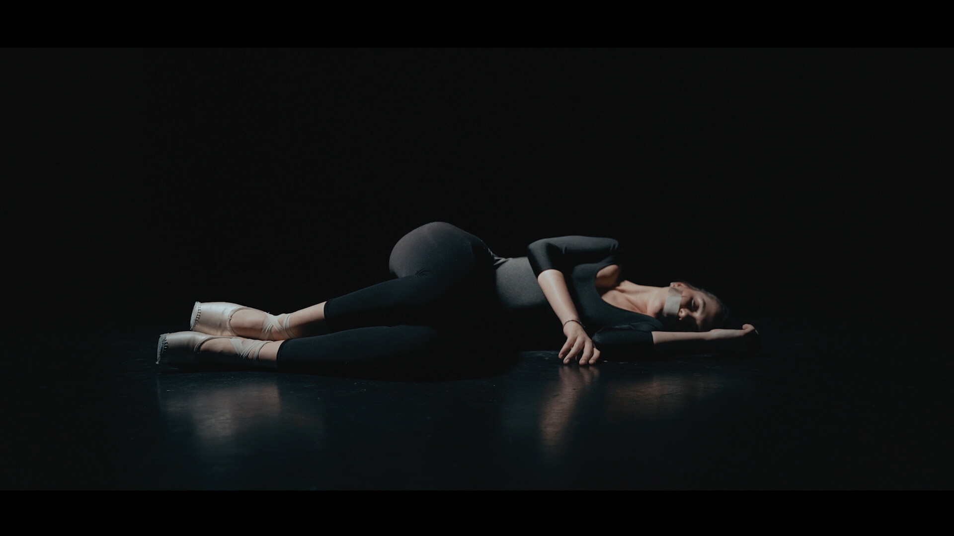 EL_ESTIGMA_DEL_SILENCIO.00_00_39_21.Imagen_fija015